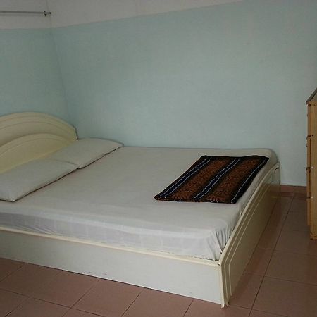 Et Budget Guest House Batu Ferringhi Zewnętrze zdjęcie